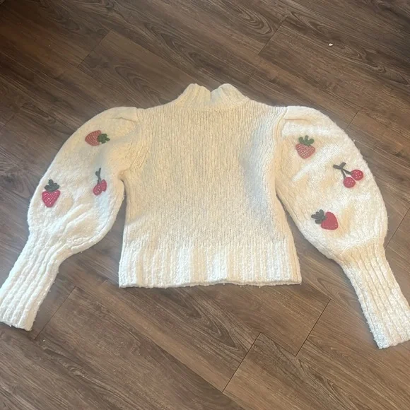 SEA
Reese Crochet Applique Fruit Sweater - Picture 7 of 8